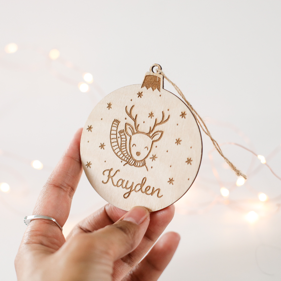 Boule De Noël En Bois Personnalisable Avec Les Prénoms De La Famille – Déco Unique Pour Sapin