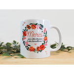 une-tasse-avec-texte-et-motif-orange