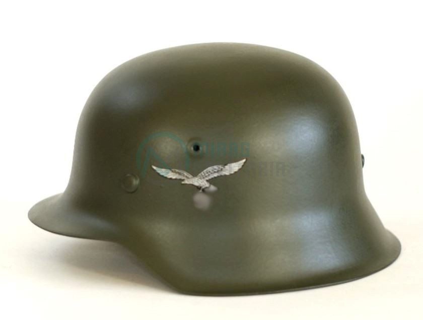 Reproduction du casque Allemand Stahlhelm M42 - Replique Manga Cine