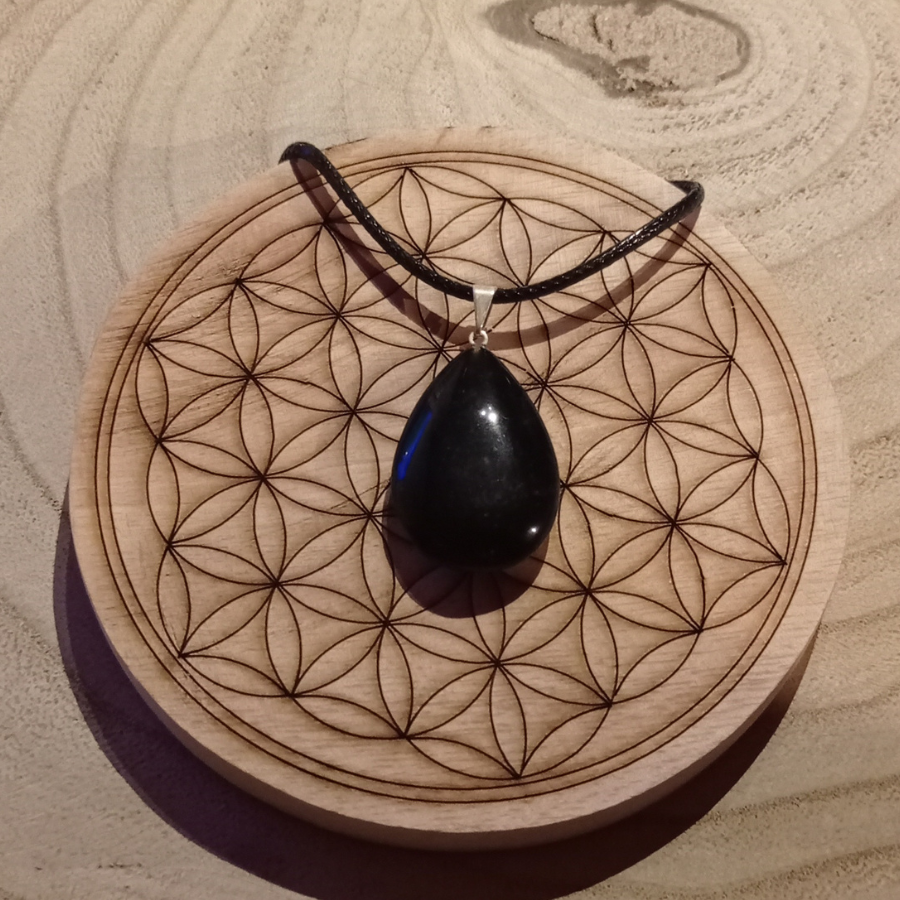 Pendentif larme en obsidienne noire