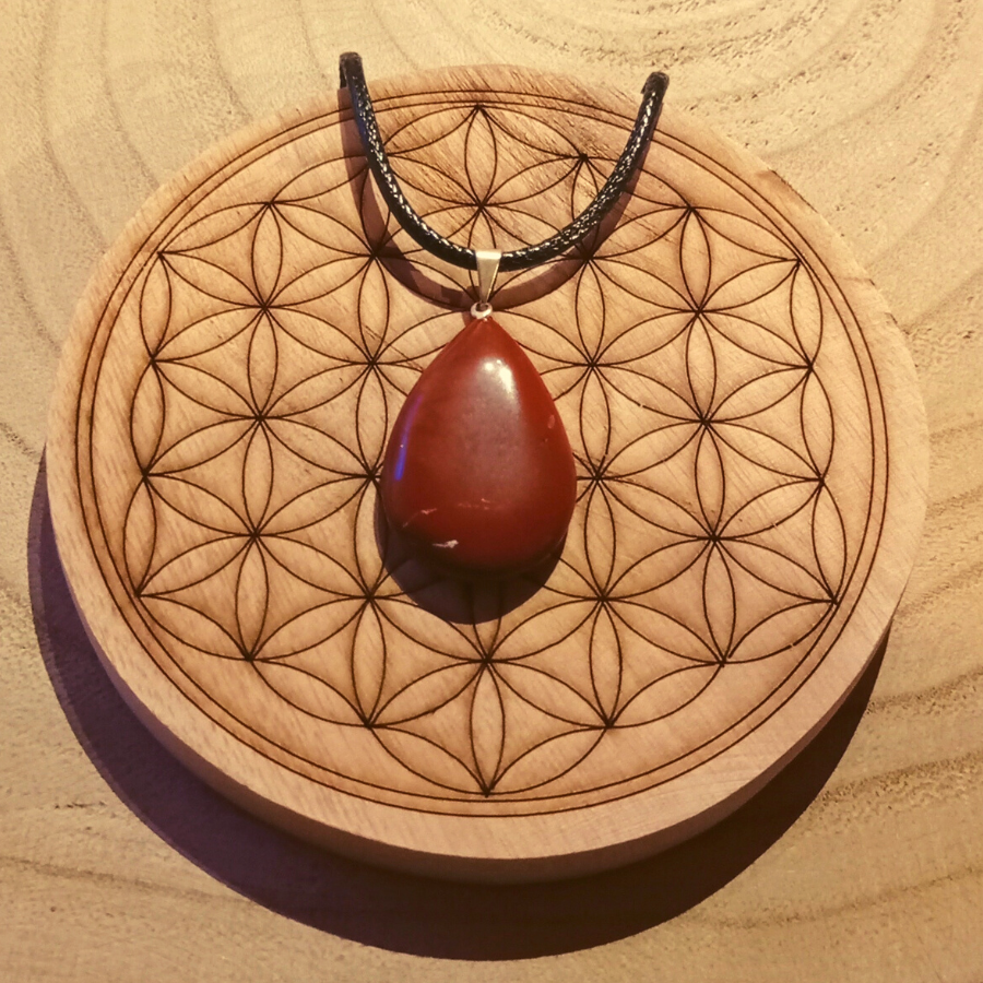 Pendentif larme en jaspe rouge