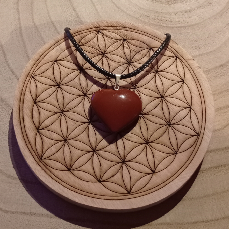 Pendentif coeur en jaspe rouge