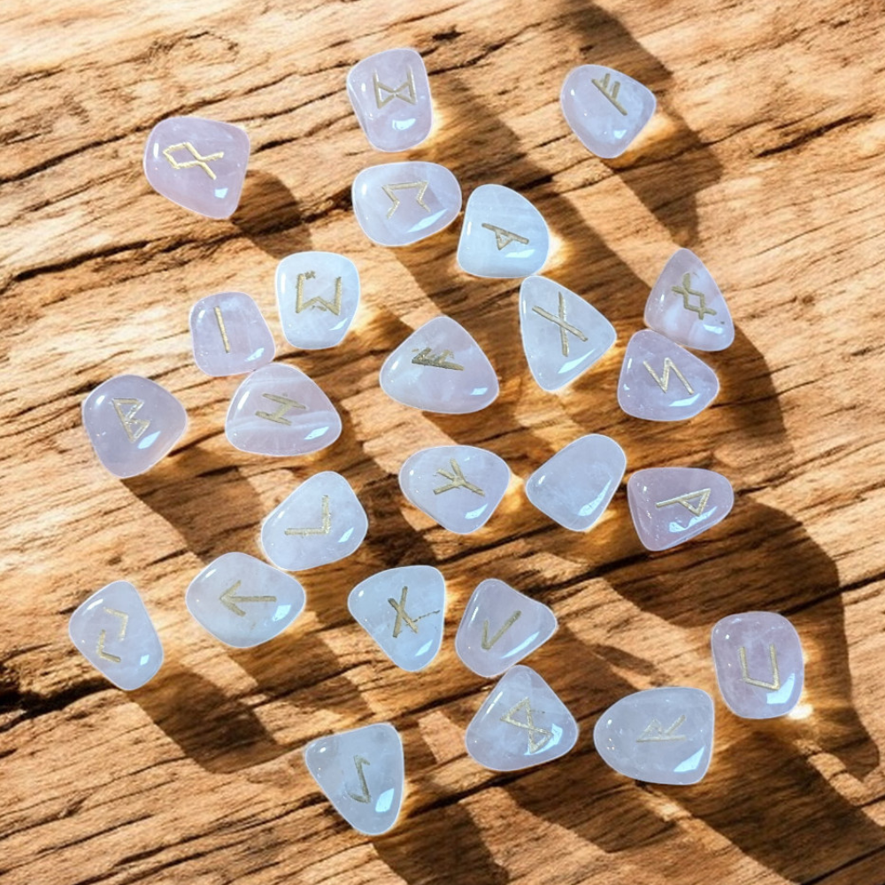 Runes en quartz rose