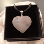 Pendentif-coeur-quartz-rose
