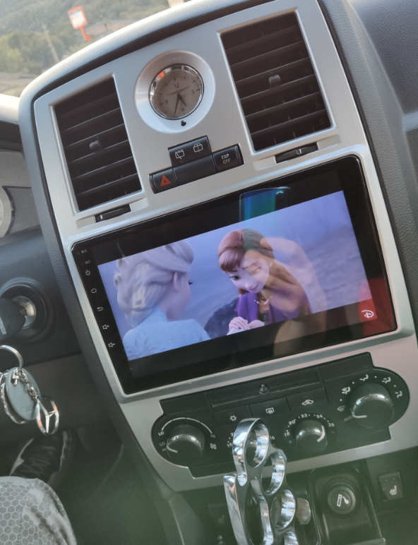 GPS à écran tactile QLED Android et Apple Carplay Chrysler 300C