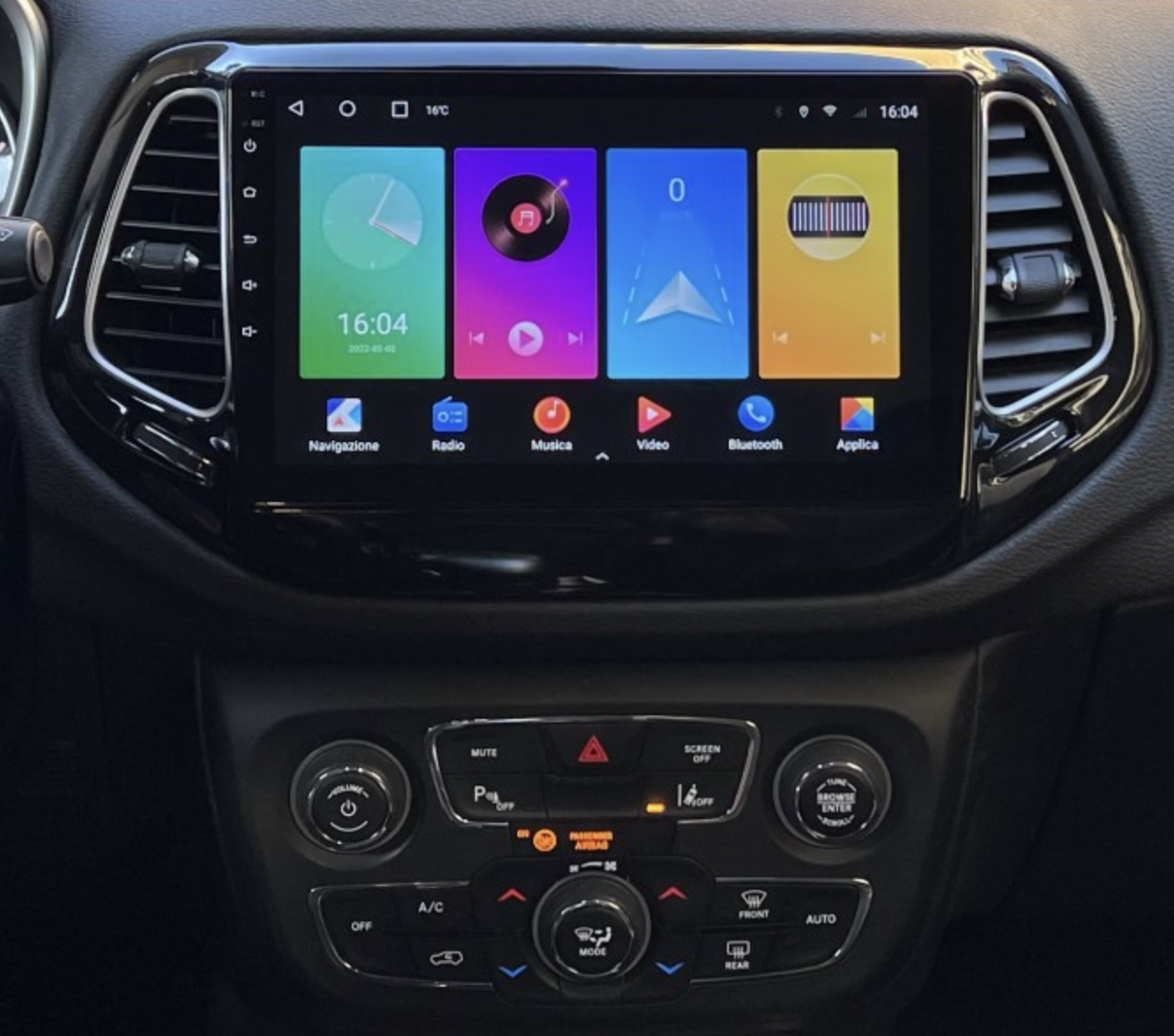 Ecran tactile QLED GPS Apple Carplay et Android Auto sans fil Jeep Compass de 2016 à 2021