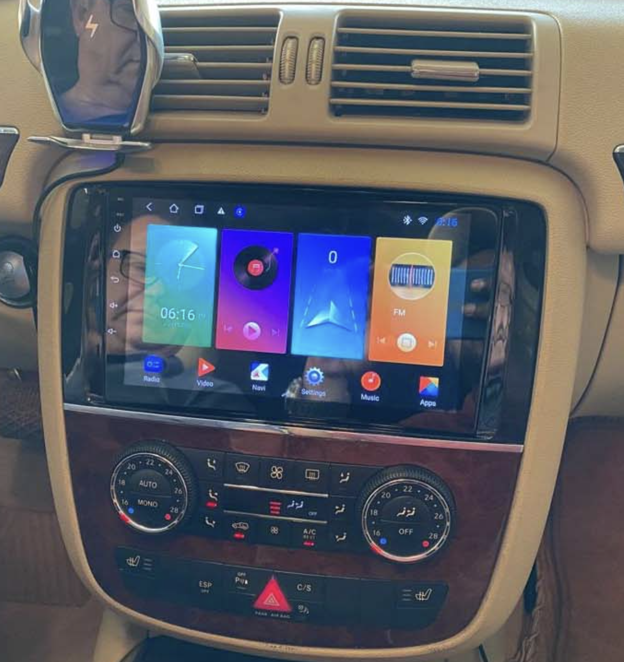 Ecran tactile QLED GPS Apple Carplay et Android Auto sans fil Mercedes Classe R de 2006 à 2012