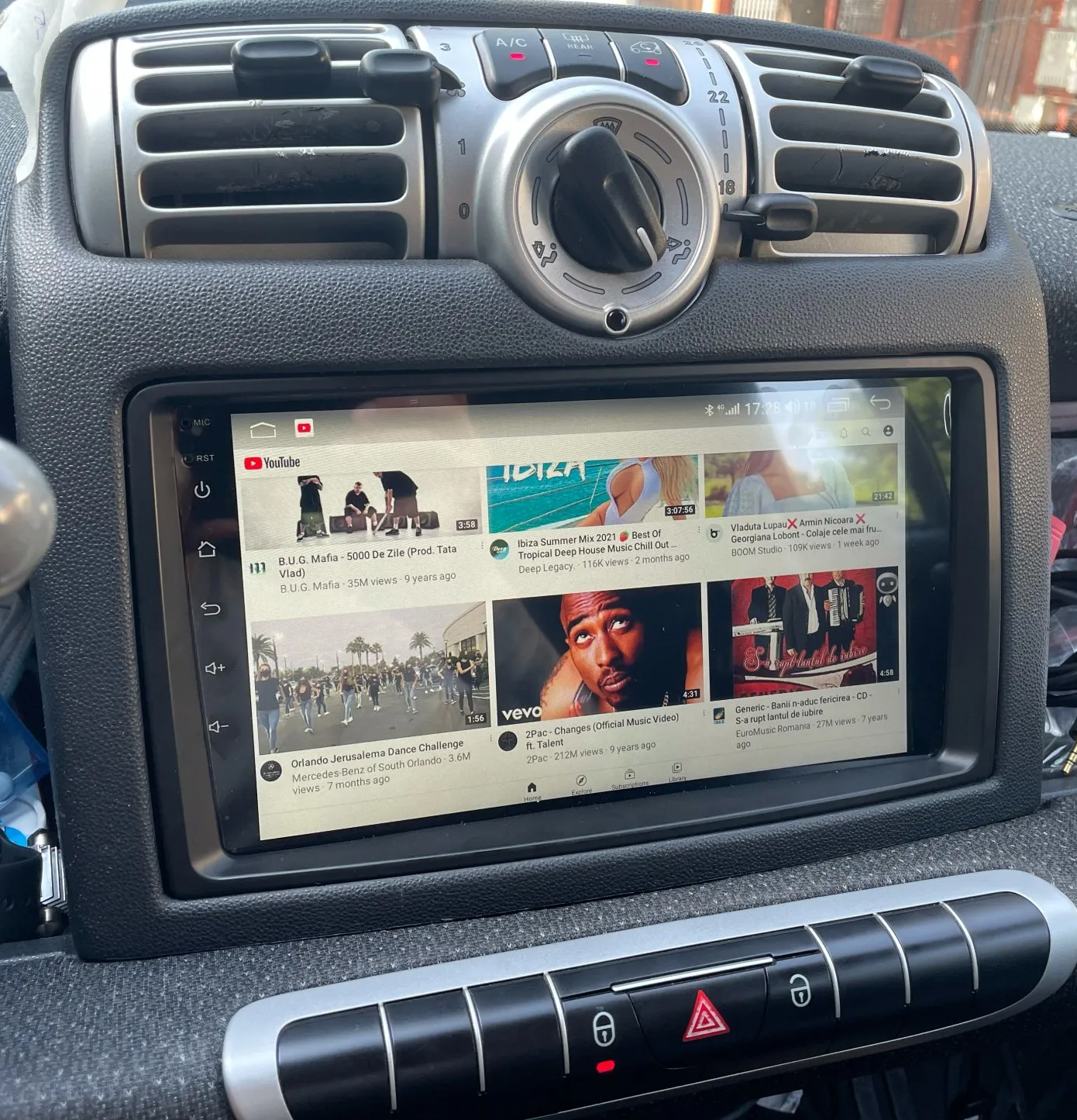 Ecran tactile QLED GPS Apple Carplay et Android Auto sans fil Smart Fortwo de 2006 à 2010