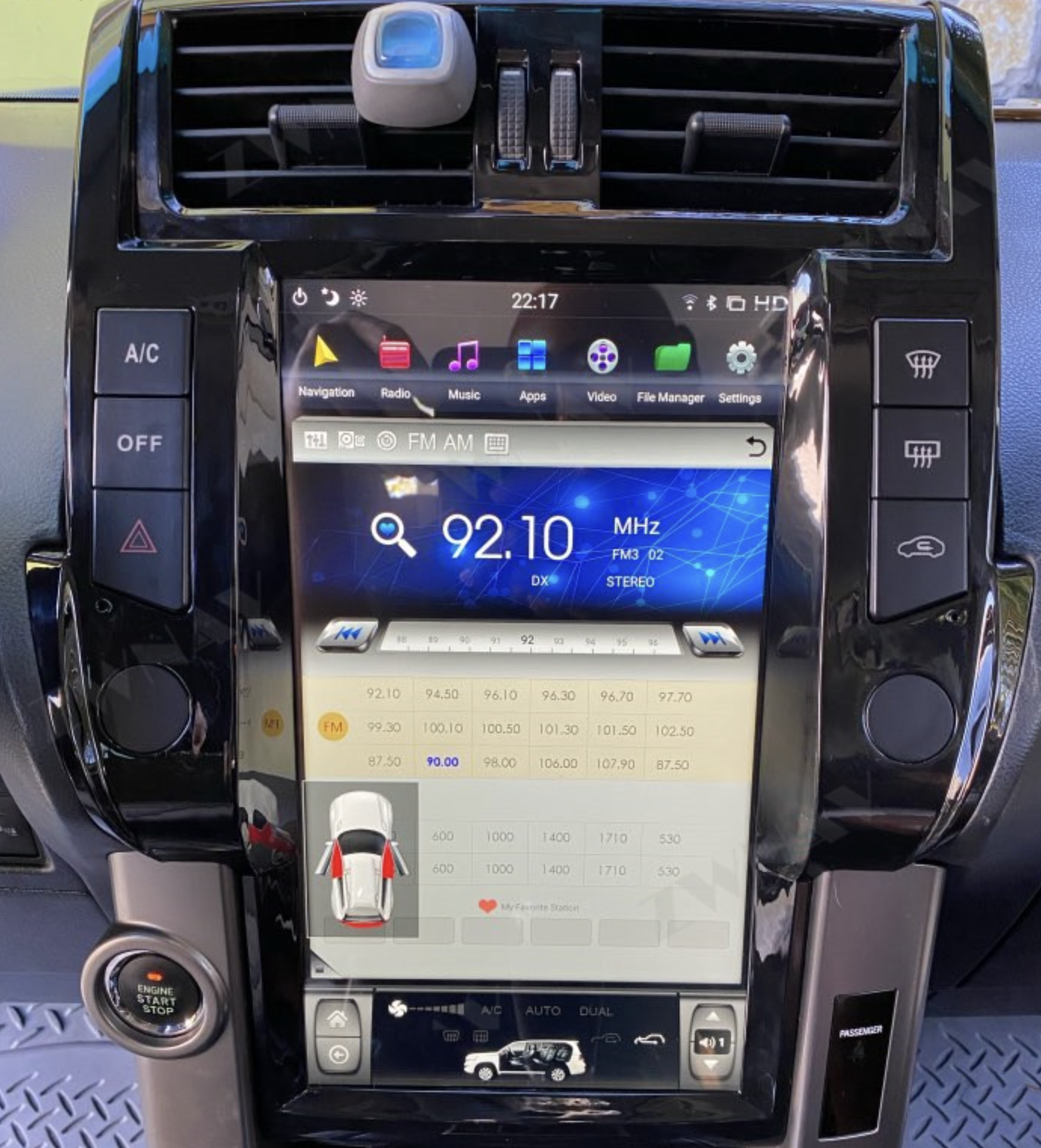 Ecran Tesla Style GPS Android 11.0 et Apple Carplay Toyota Land Cruiser 150 de 2010 à 2013