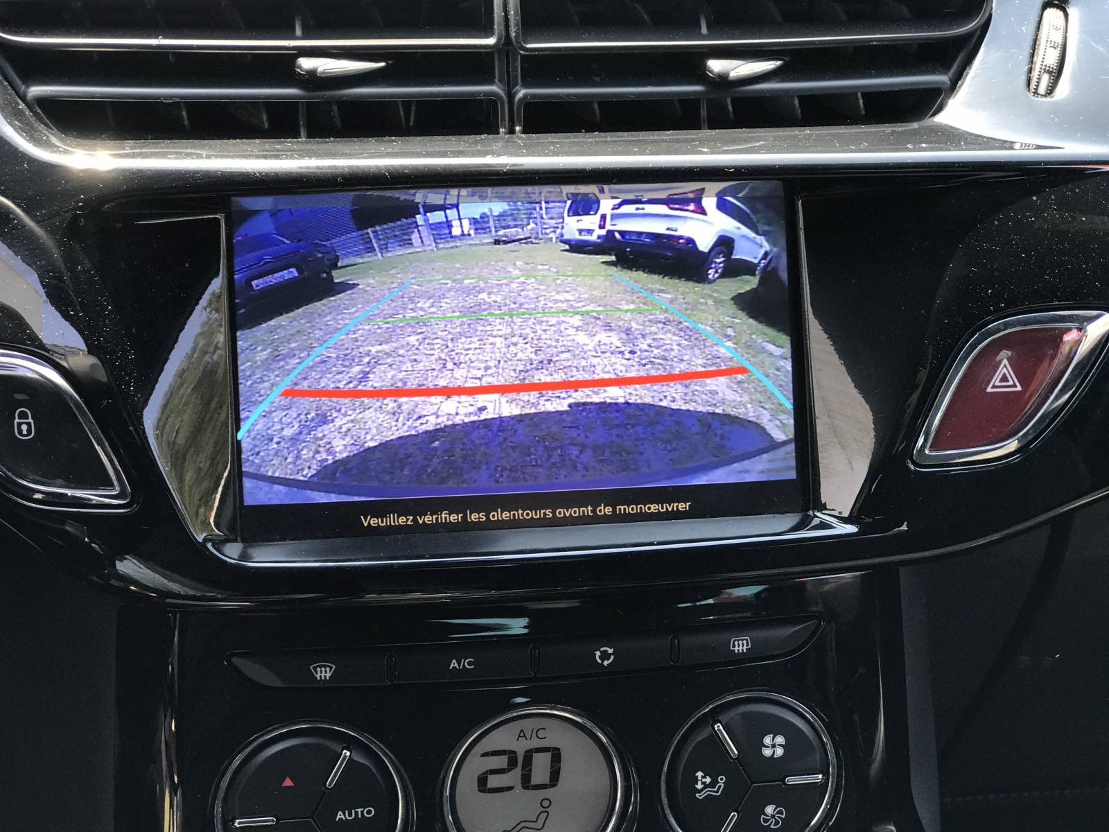 Interface Multimédia vidéo pour caméra compatible Citroën C3 de 2008 à 2018 et DS3 de 2010 à 2018