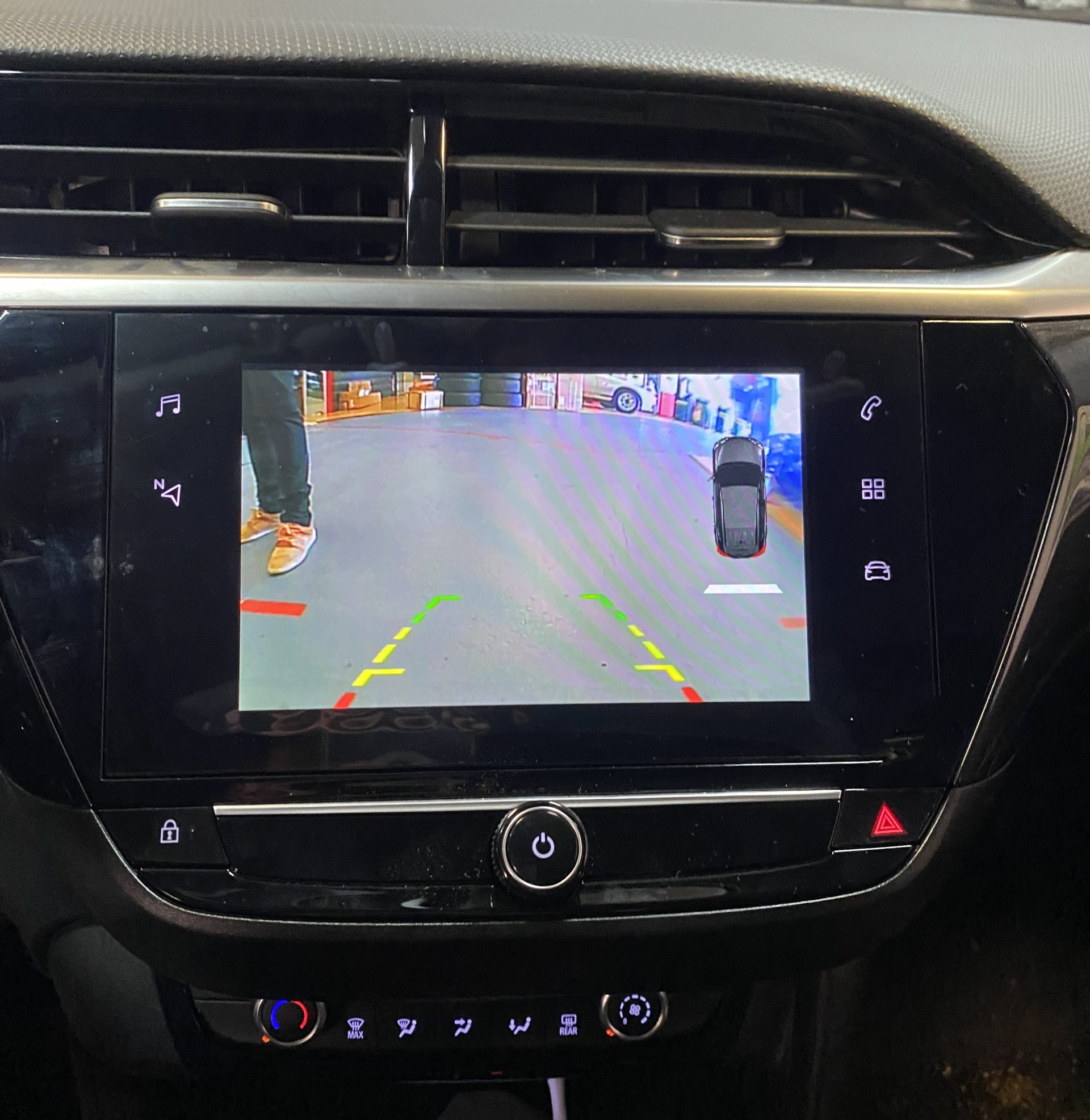 Interface Multimédia et caméra de recul compatible Opel Corsa depuis 07/2019