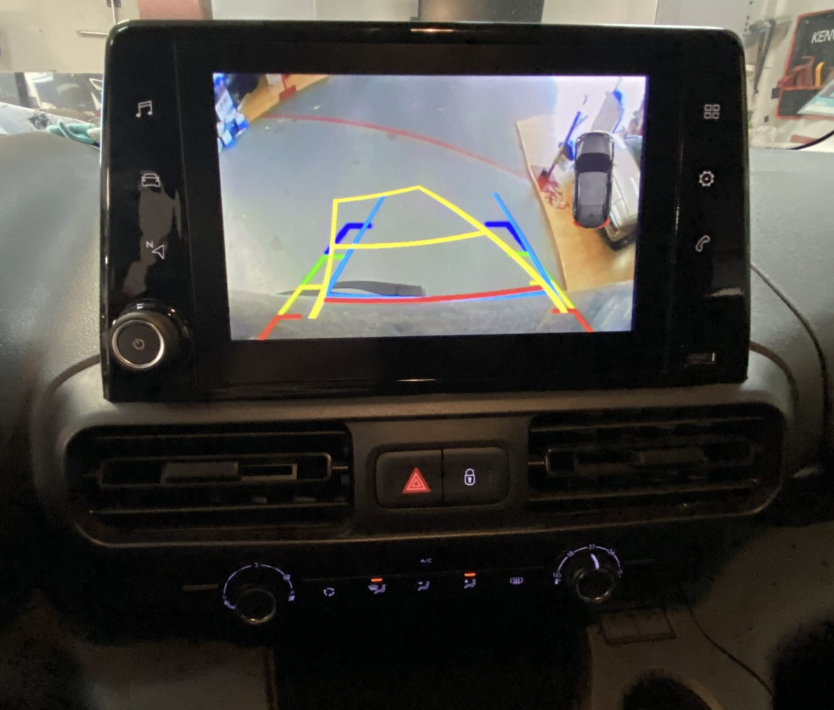 Interface Multimédia et caméra de recul compatible Opel Combo depuis 2018