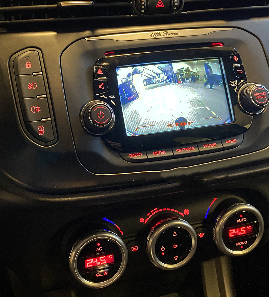Interface Multimédia vidéo pour caméra compatible Alfa Romeo Giulietta de 2014 à 2019