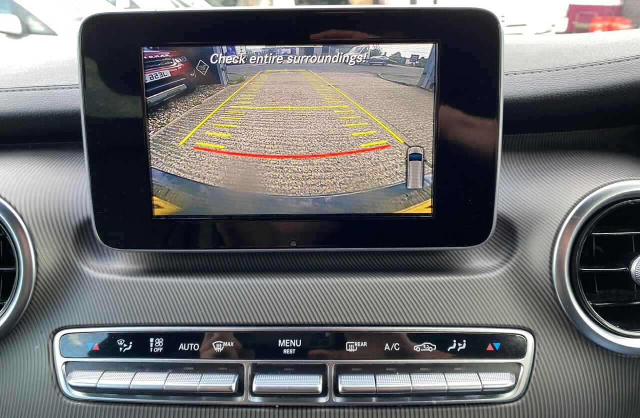 Interface Multimédia vidéo pour caméra compatible Mercedes Classe V de 2015 à 2019