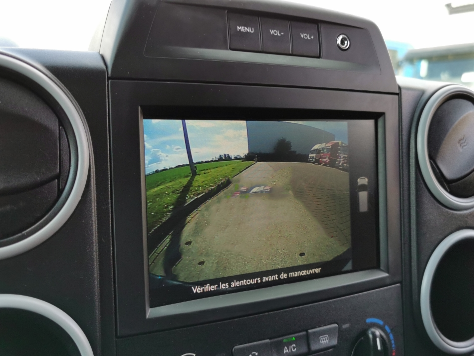 Interface Multimédia vidéo pour caméra compatible Peugeot Partner de 2015 à 2018