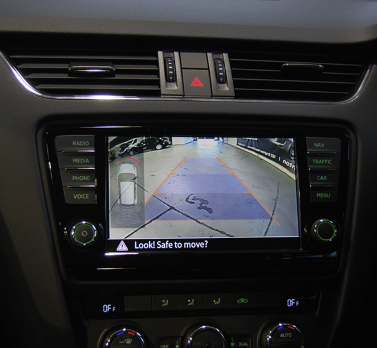 Interface Multimédia vidéo pour caméra compatible Skoda Octavia de 2013 à 2020