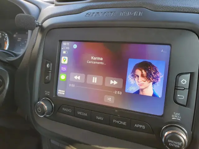 Apple CarPlay sans fil sur écran tout-terrain Jeep Wrangler