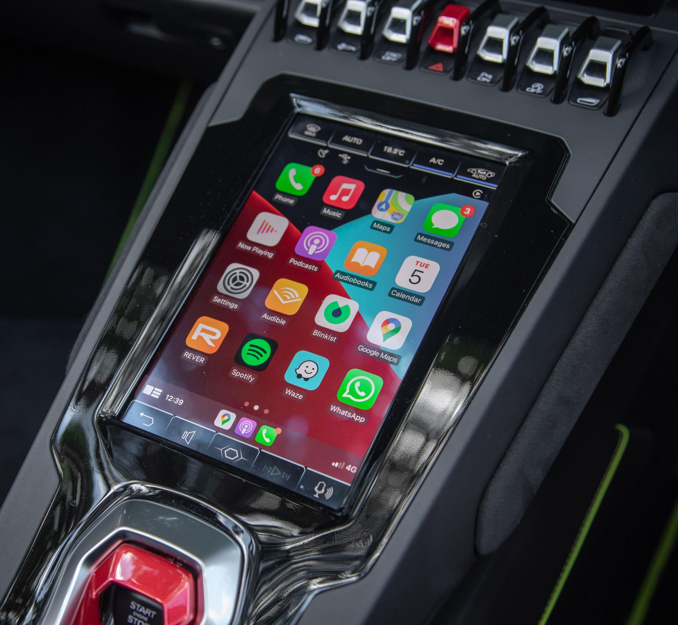 apple-carplay-sans-fil-lamborghini