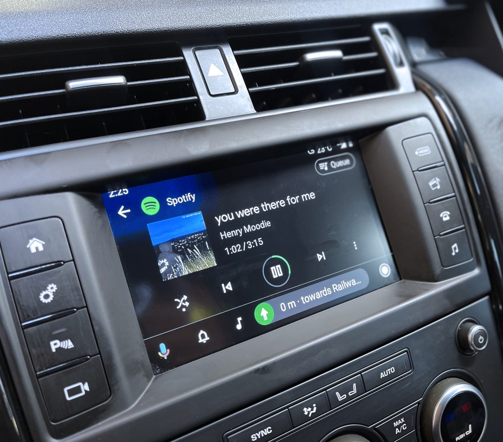 carplay-sans-fil-spotify-land-rover