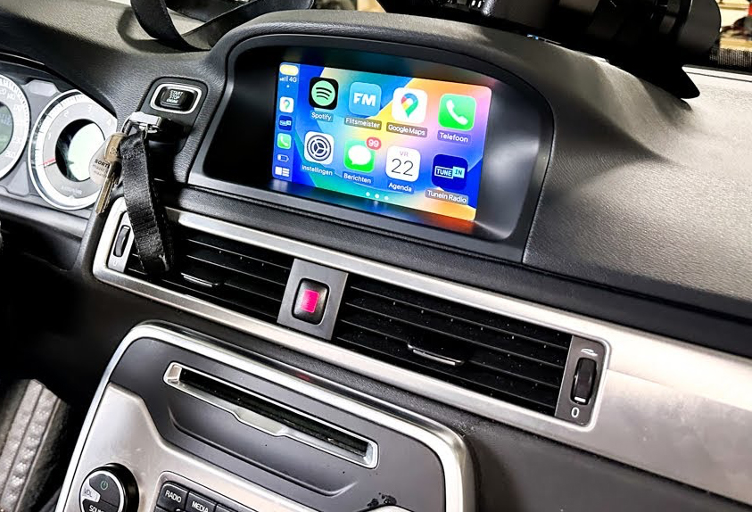 XC70-carplay-01