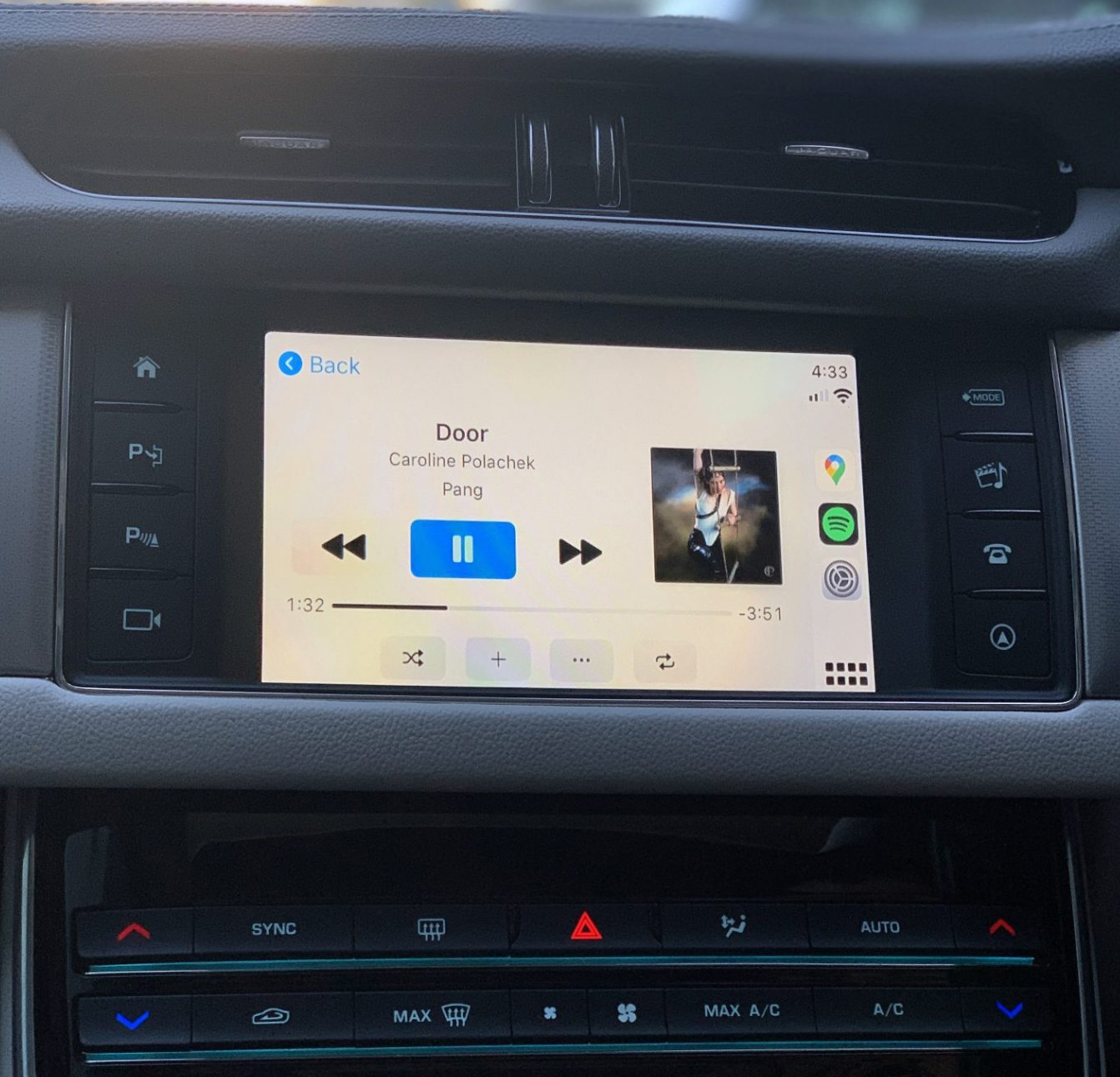 carplay-jaguar-xf2015-02