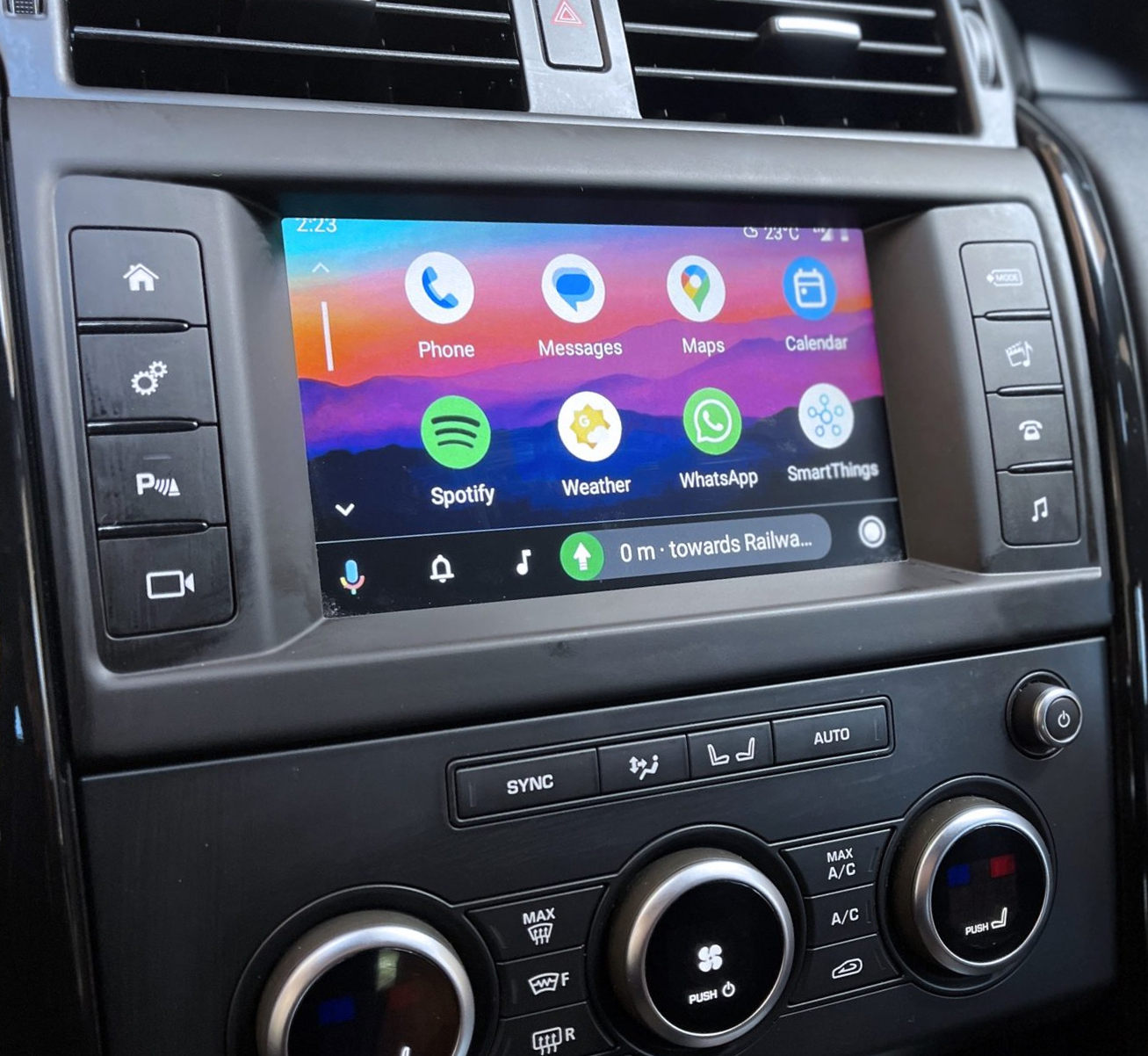 Boîtier CarPlay & Android Auto Sans Fil pour Land Rover Discovery 5 (2017-2021) - Compatible Écran d\'Origine