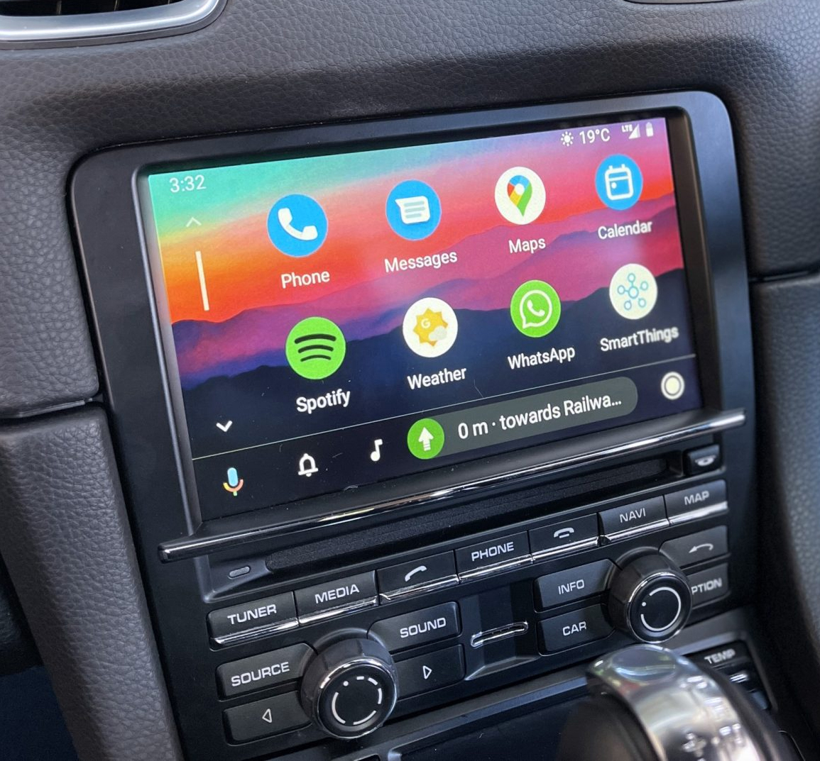 Boîtier CarPlay & Android Auto Sans Fil pour Porsche 911, Boxster & Cayman (2012-2018) - Compatible Écran d\'Origine
