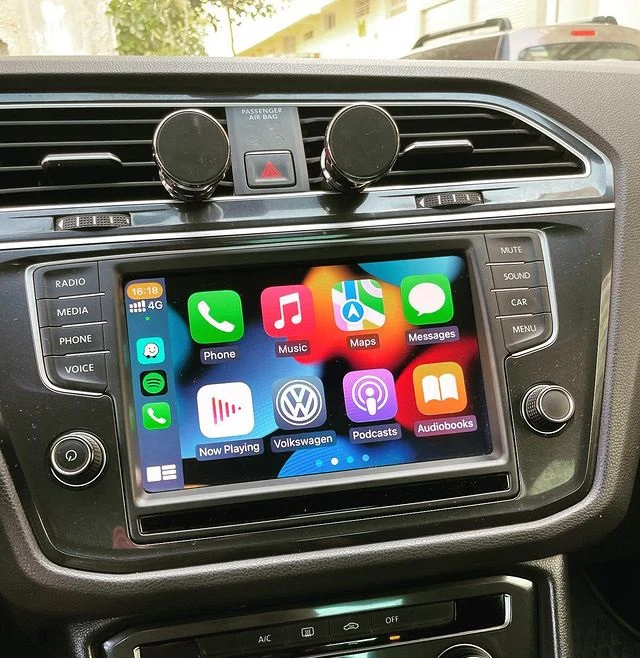 Boîtier CarPlay & Android Auto Sans Fil pour Volkswagen Touran & Tiguan (2016-2024) - Compatible Écran d\'Origine
