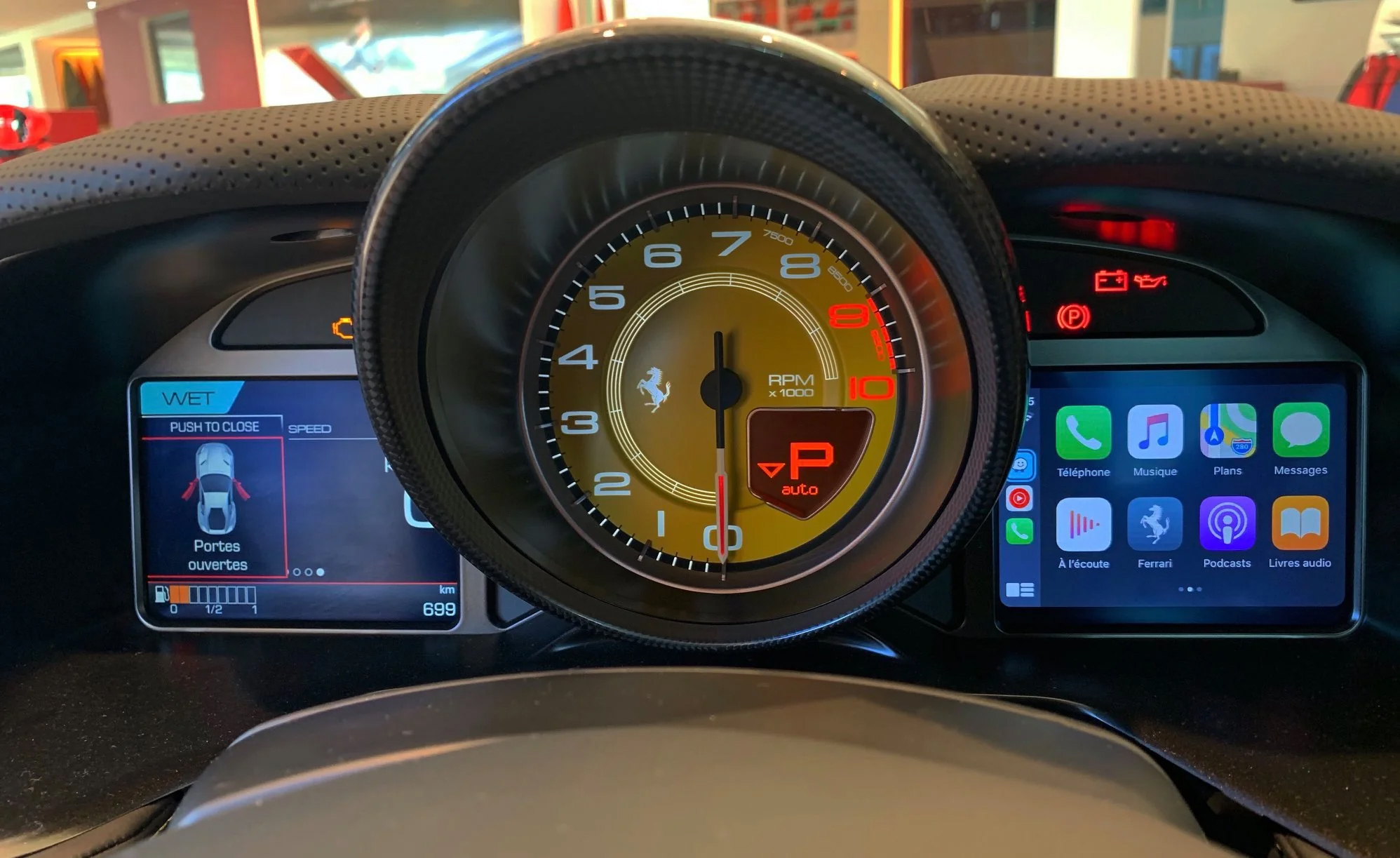 Boîtier CarPlay & Android Auto Sans Fil pour Ferrari 458 Italia, Spider & Speciale (-) - Compatible Écran d\'Origine