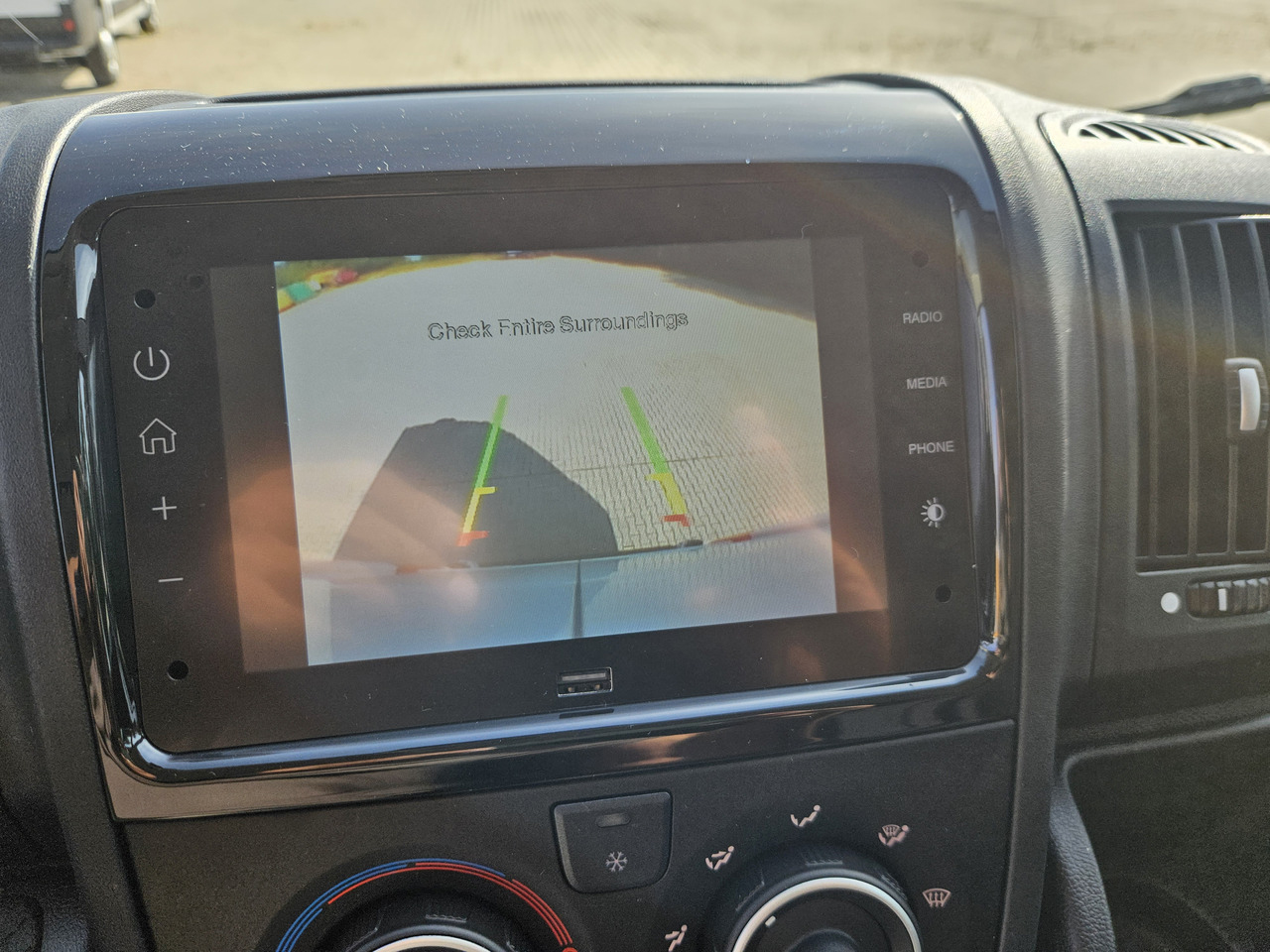 Interface Multimédia vidéo pour caméra compatible Opel Movano depuis 2021