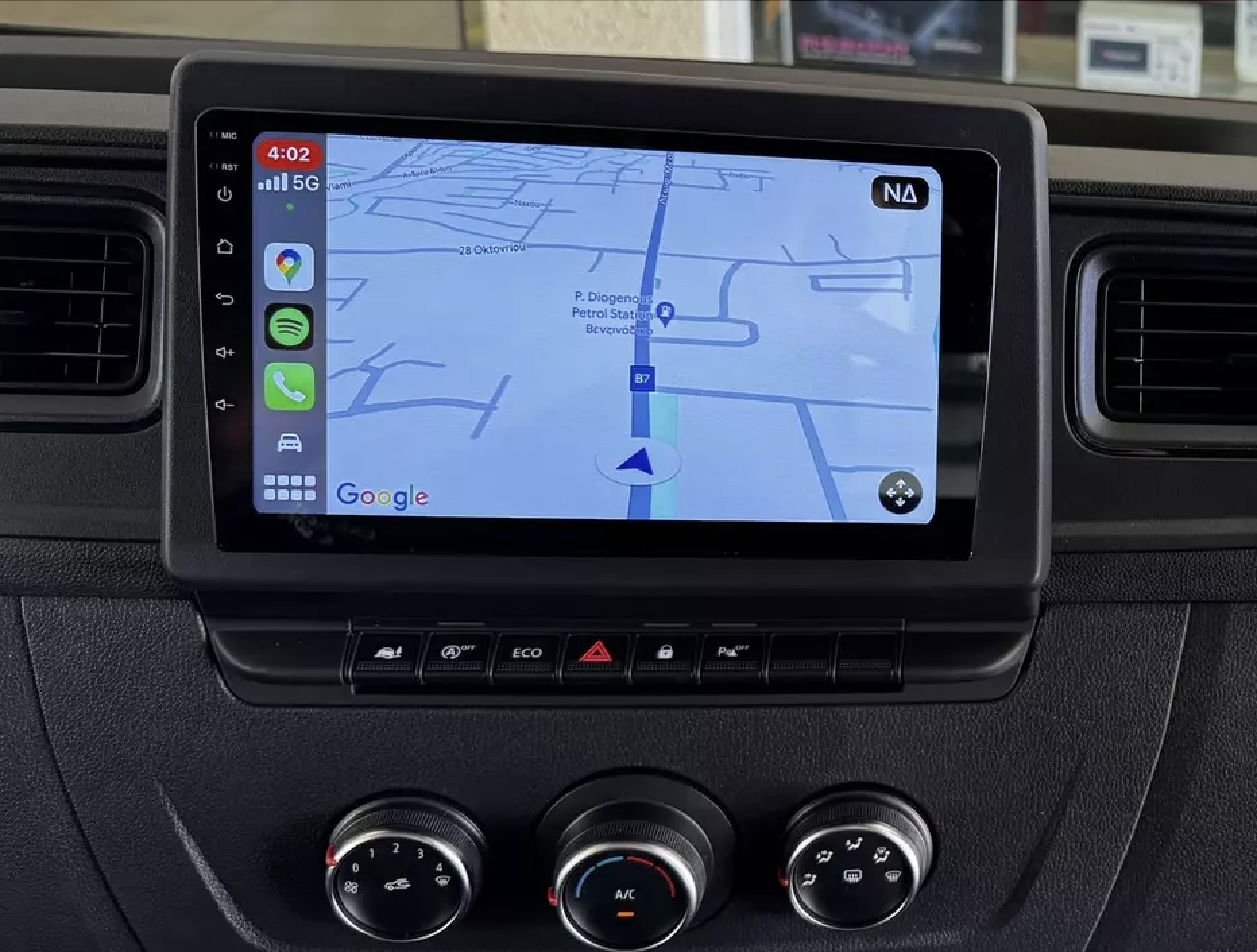 Autoradio Carplay GPS écran tactile QLED Android Auto Nissan NV400 de 2019 à 2023