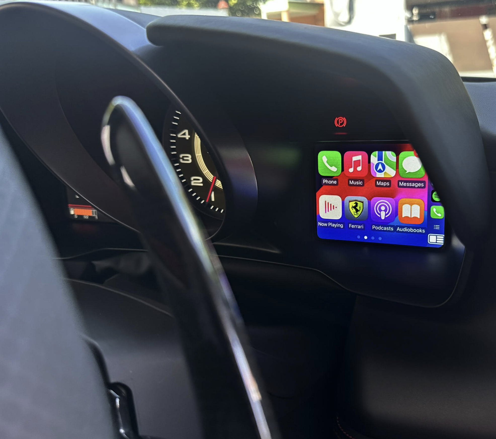 Boîtier CarPlay & Android Auto Sans Fil pour Ferrari F8 Tributo & 812 Superfast (-) - Compatible Écran d\'Origine