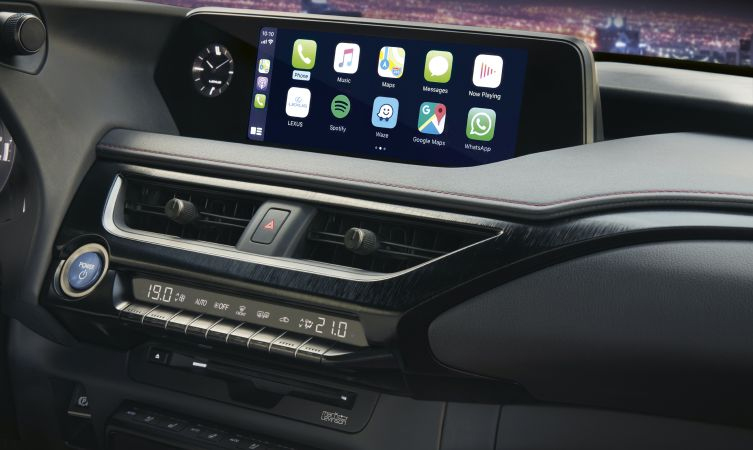 carplay-UX200-UX250h-UX300e-02
