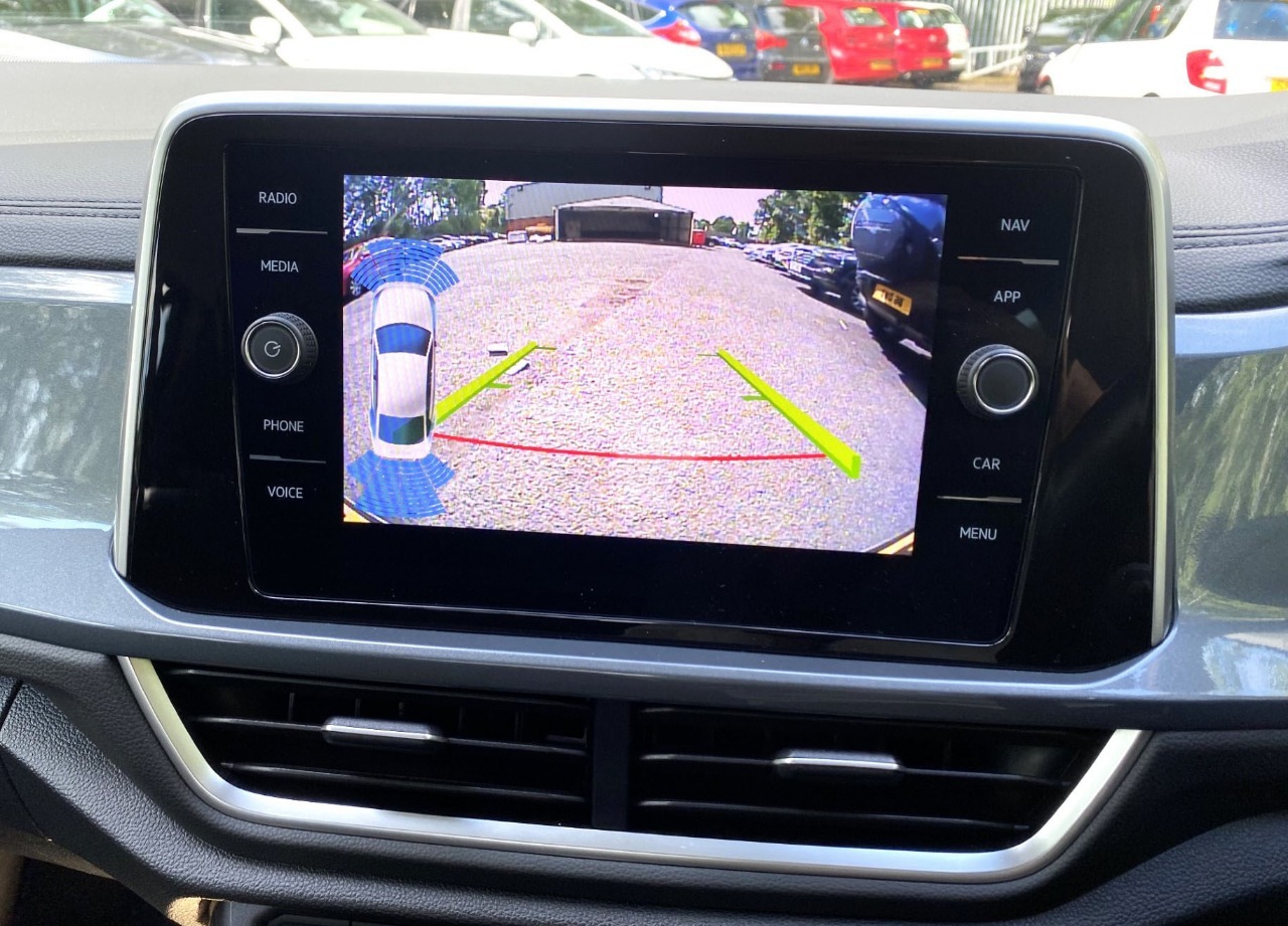 Interface Multimédia vidéo pour caméra compatible Volkswagen T-Cross et T-Roc depuis 2024