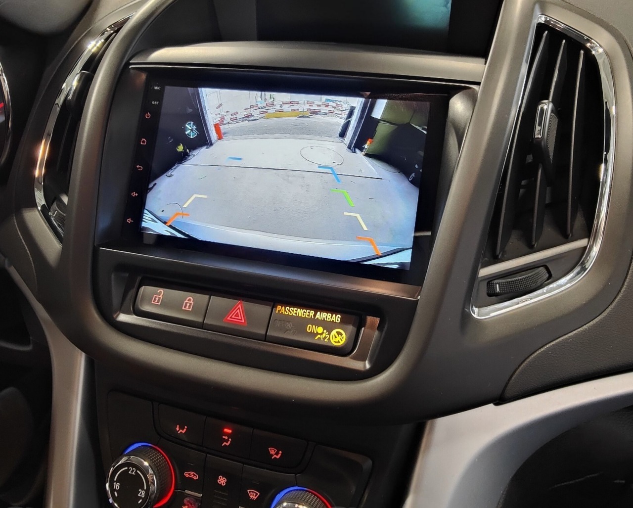 Autoradio Carplay GPS écran tactile QLED Android Auto Opel Zafira Tourer de 2016 à 2019