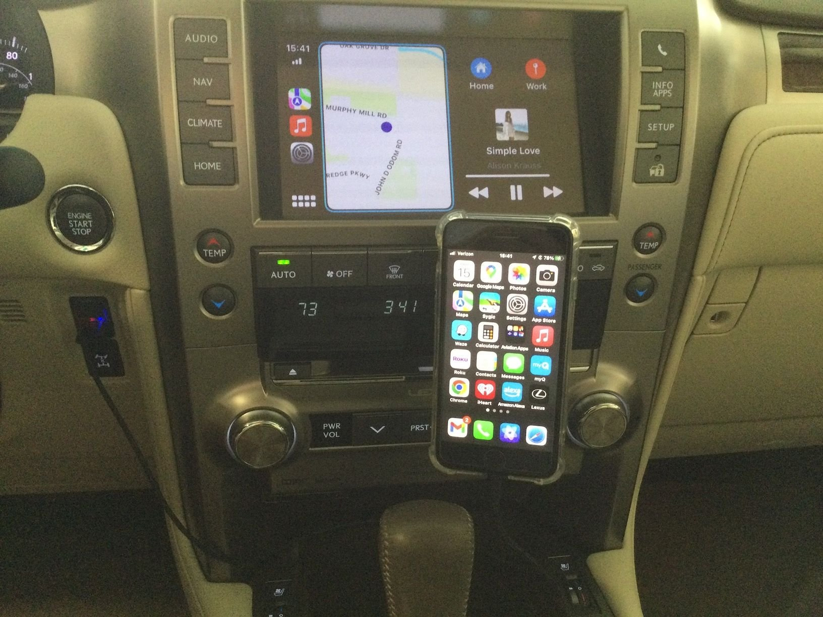 GX460-carplay-01