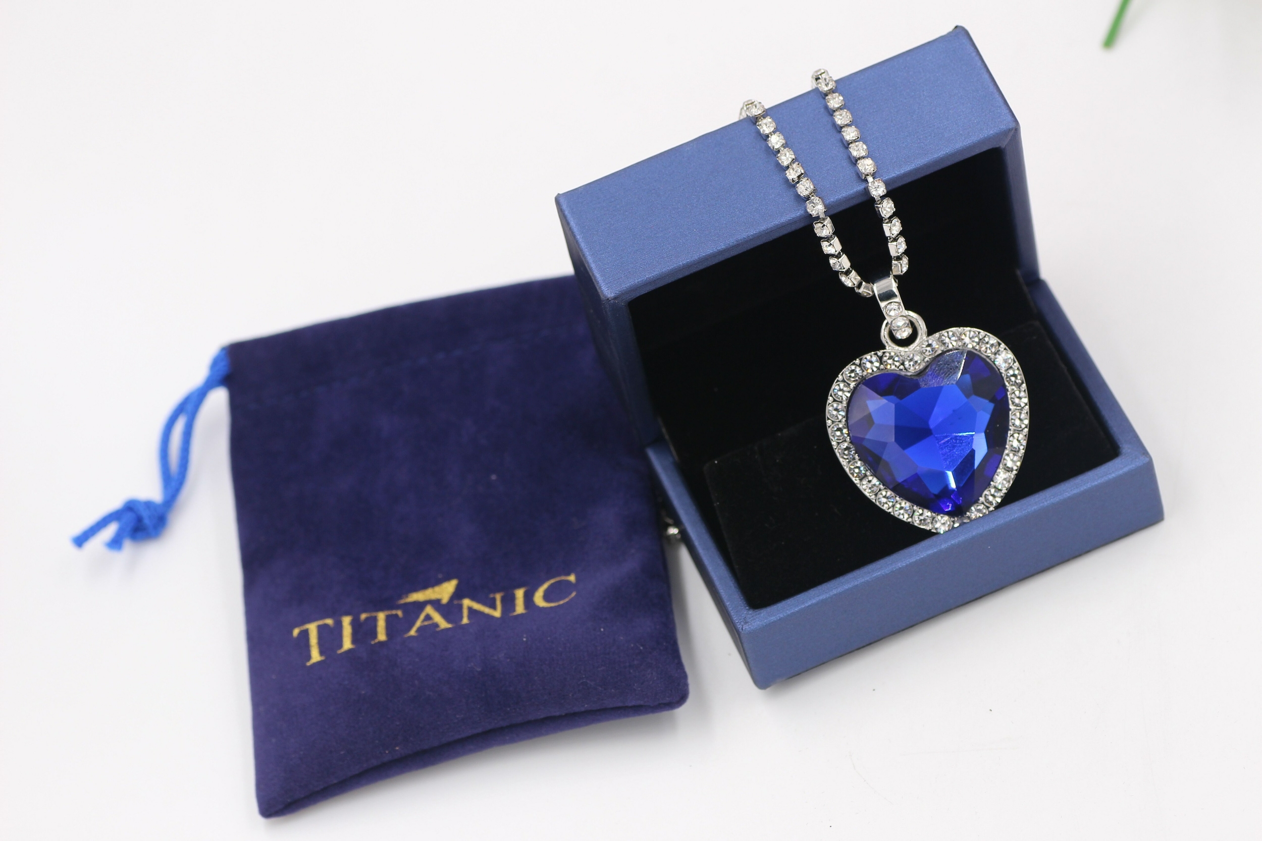Pendentif-le-c-ur-de-l-oc-an-de-couleur-bleue-provenant-du-Titanic-collier-symbole