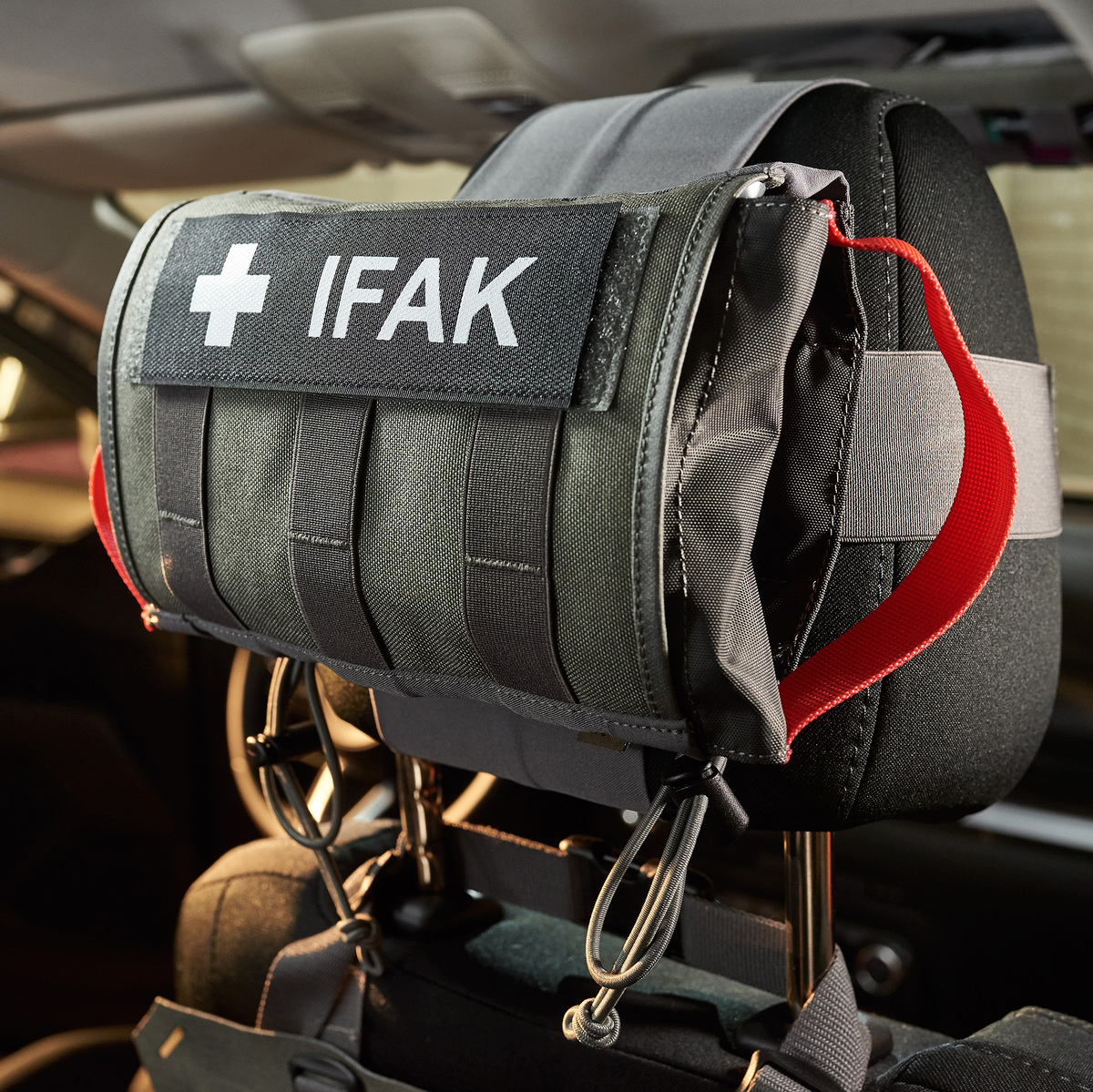 TT HEAD REST IFAK