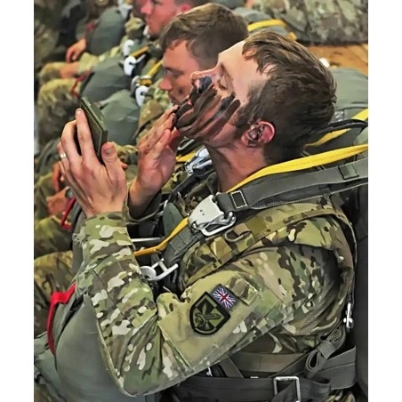 CRÈME DE CAMOUFLAGE TRICOLORE