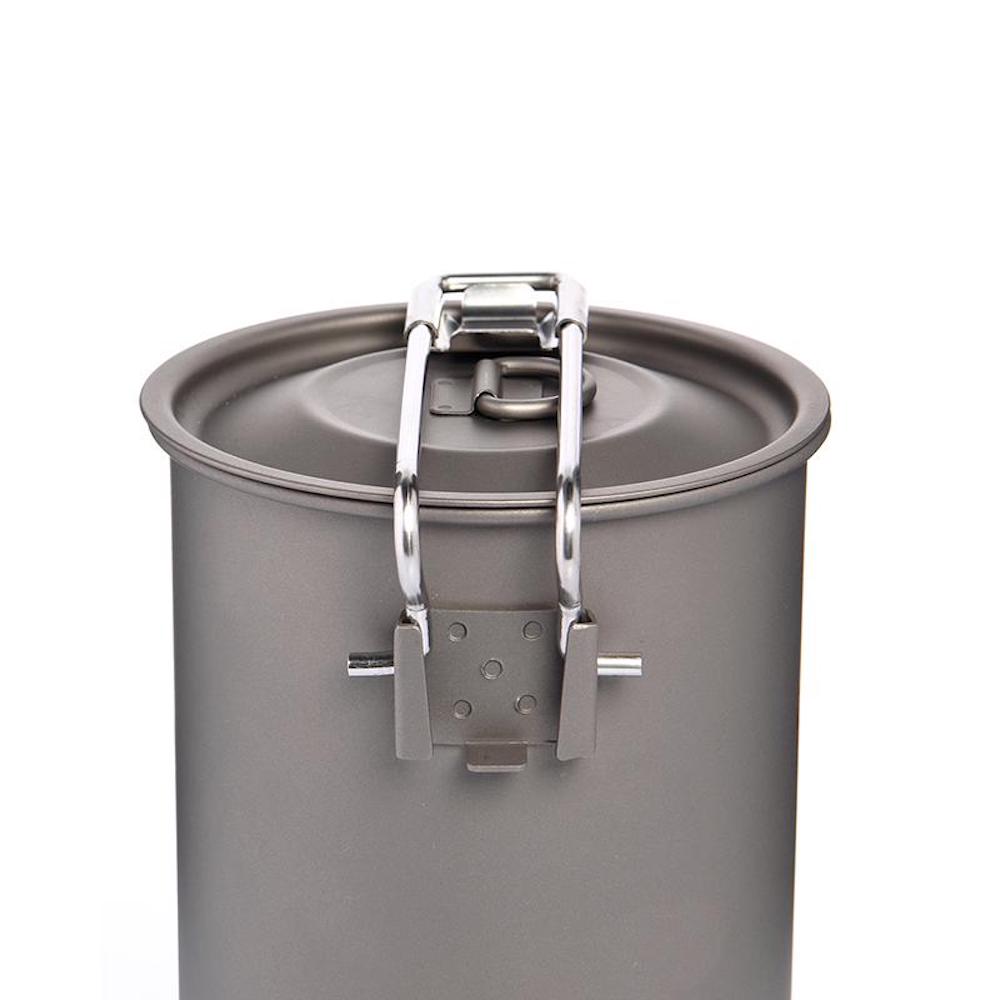 pot-titane-poignee