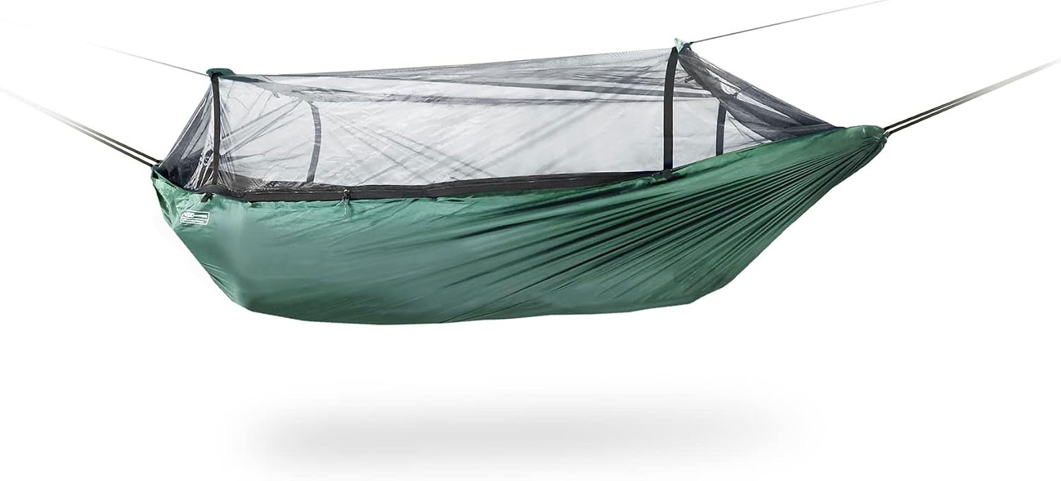 Hamac DD Frontline vu de profil, moustiquaire tendue par deux barres décartement en aluminium