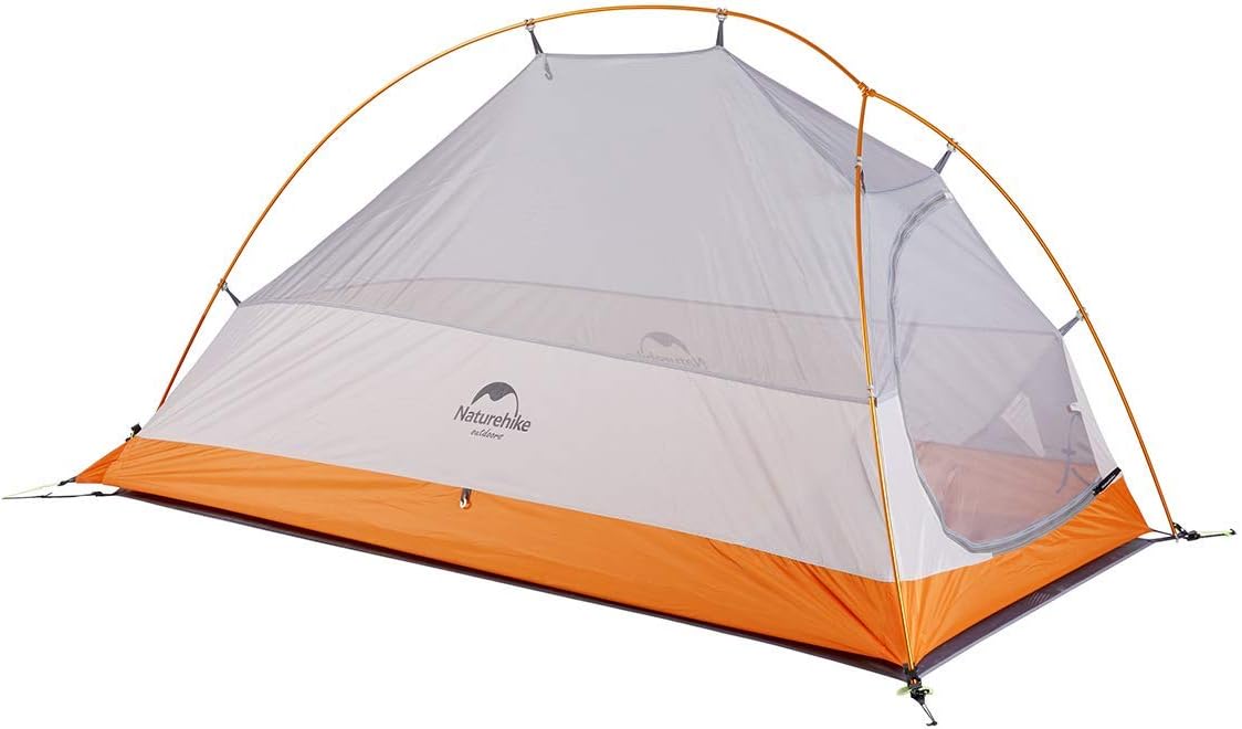 Chambre intérieure en maille de la tente Naturehike Cloud-Up 1 montée sur ses arceaux, sans double toit