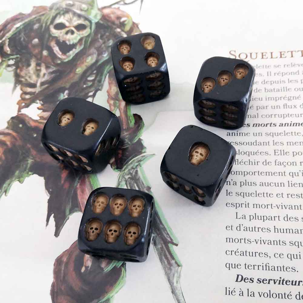 Dés 6 faces D10 bois pirate os