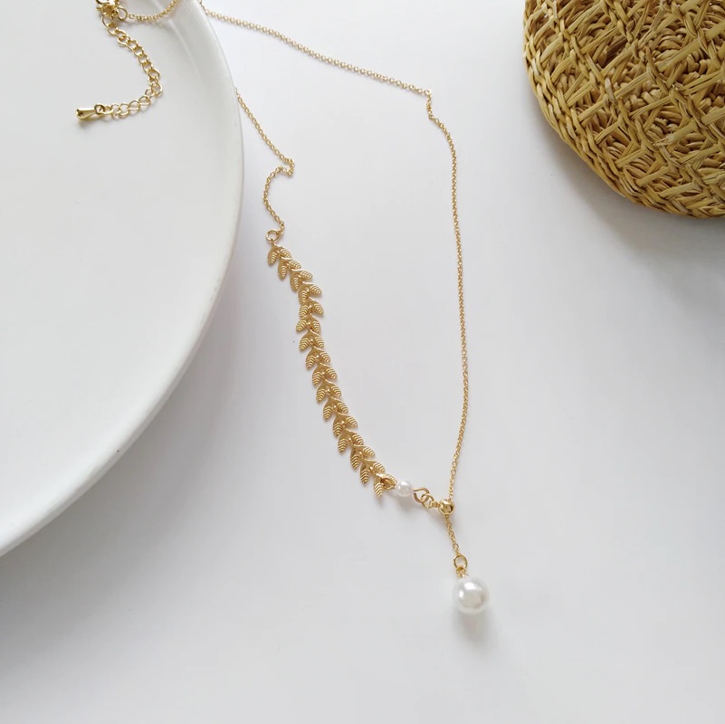 Collier de soirée dorée