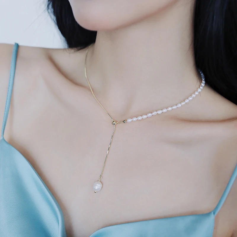 Collier asymétrique moderne