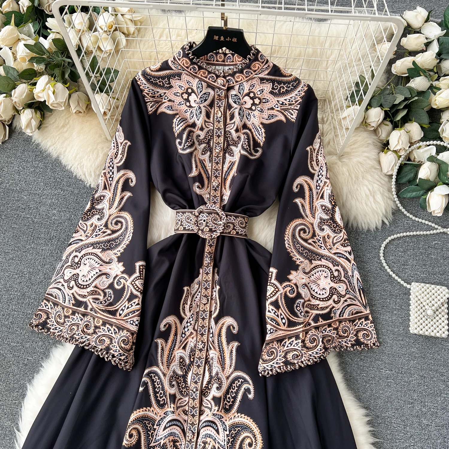 robe noir  traditionnel