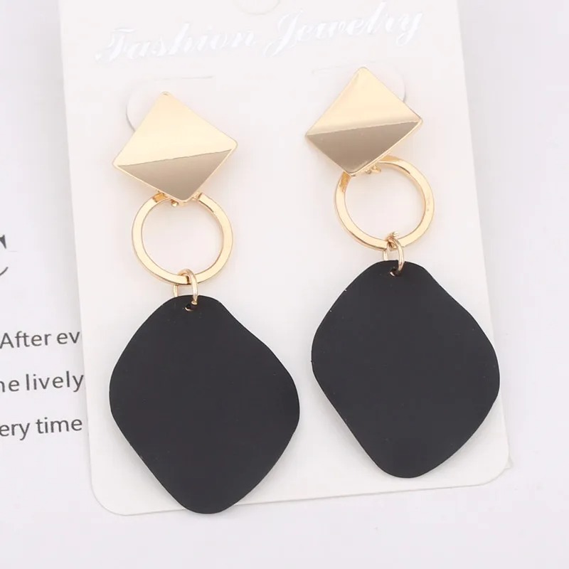 Boucles doreilles goutte deau noir