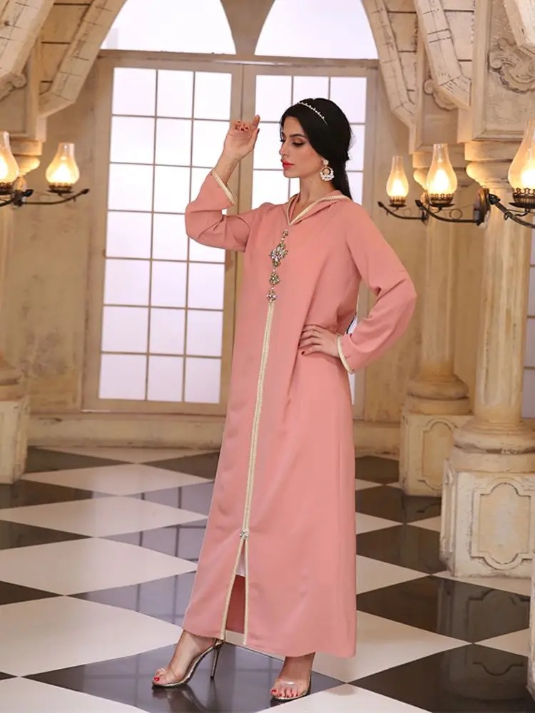 Djellaba ornee de strass couleur pêche