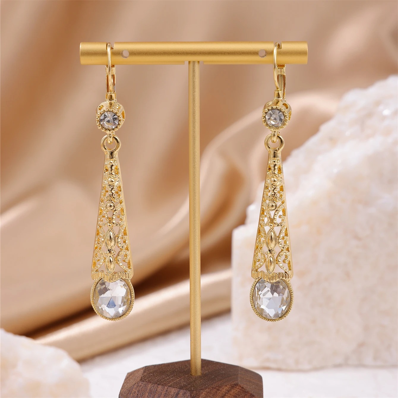 Boucle d oreille goutte deau strass blanc