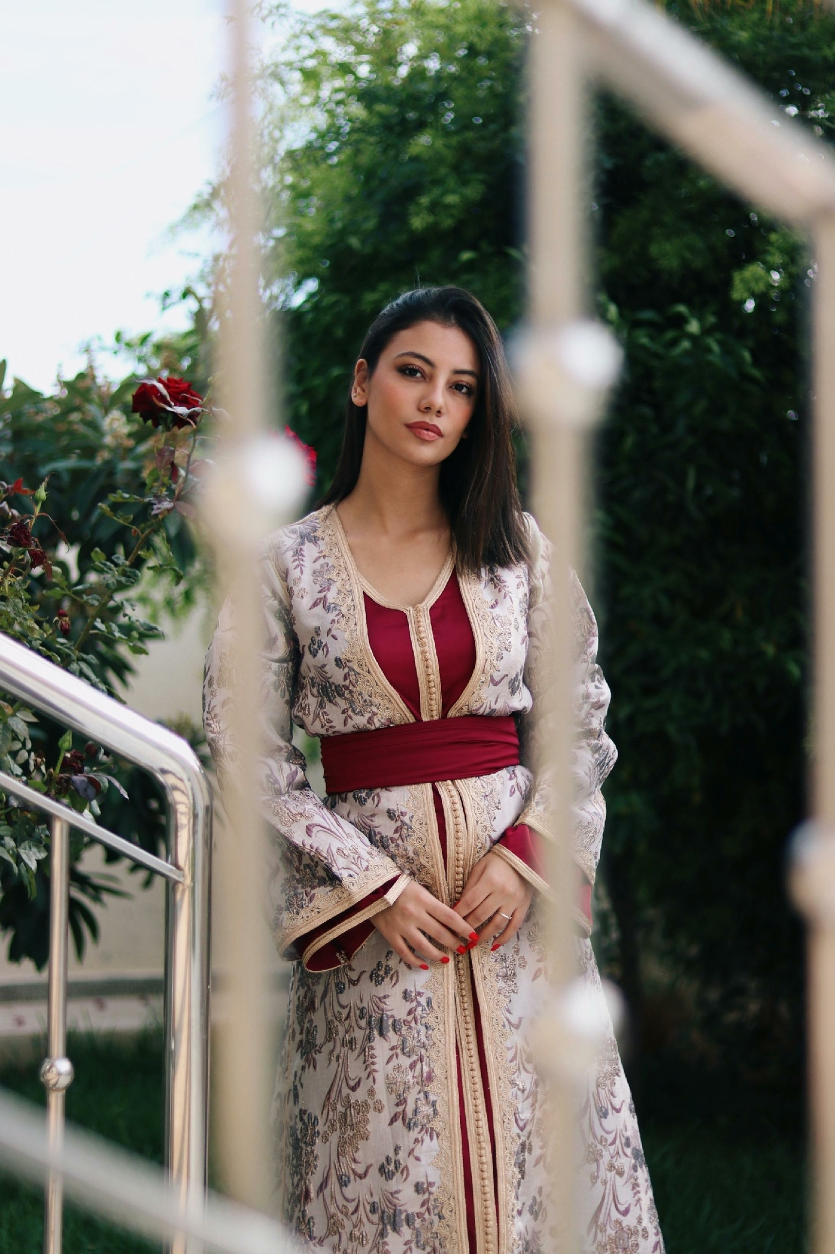 femme avec robe